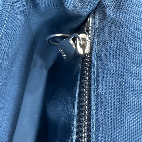 Louis Vuitton Roman PM Measenger Bag Taiga  Leather in Ocean Brand new With Tags - Picture 13 of 13